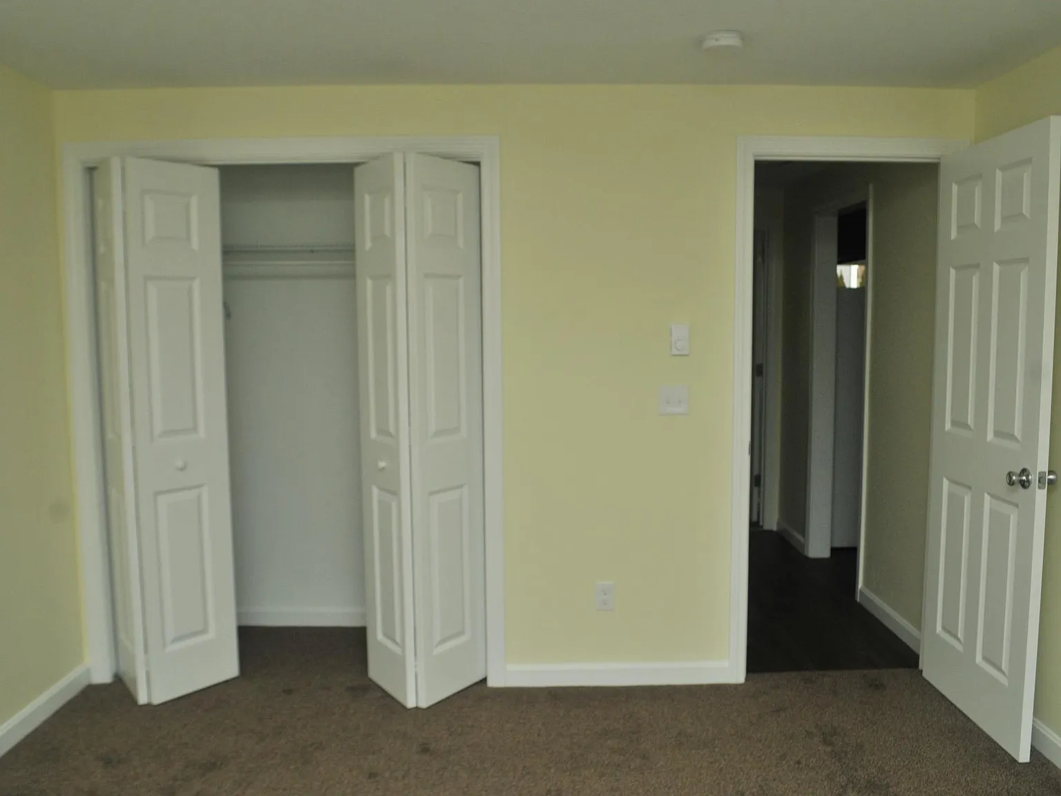2 bed, 940 sqft, $1,650 — Photo 2