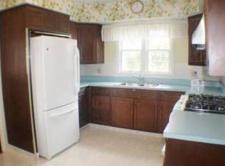 821 Carr St, Elgin, IL 60123