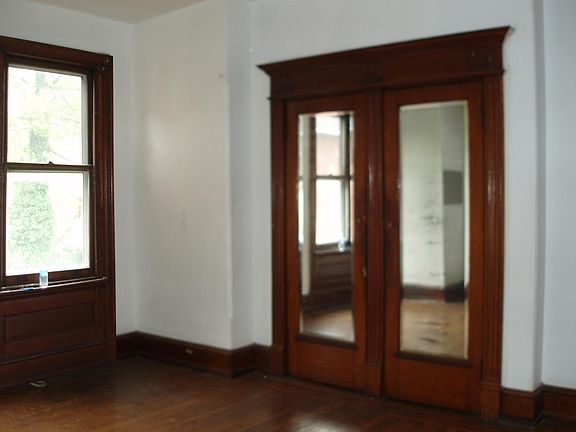 5th image of 825 S 49th St Floor 2