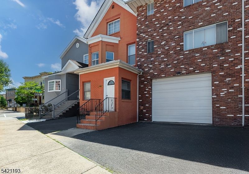 1st image of 3912 Liberty Ave