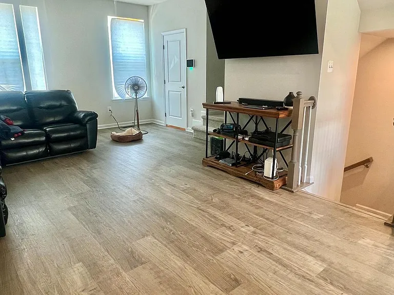 105 Caswell Dr — Photo 10