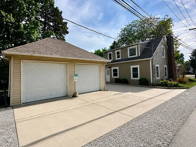 932 Robinson St — Photo 29