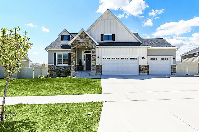 1st image of 1411 W Blue Quill Dr