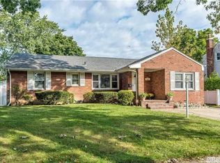 2533 Falcon St, East Meadow, NY 11554