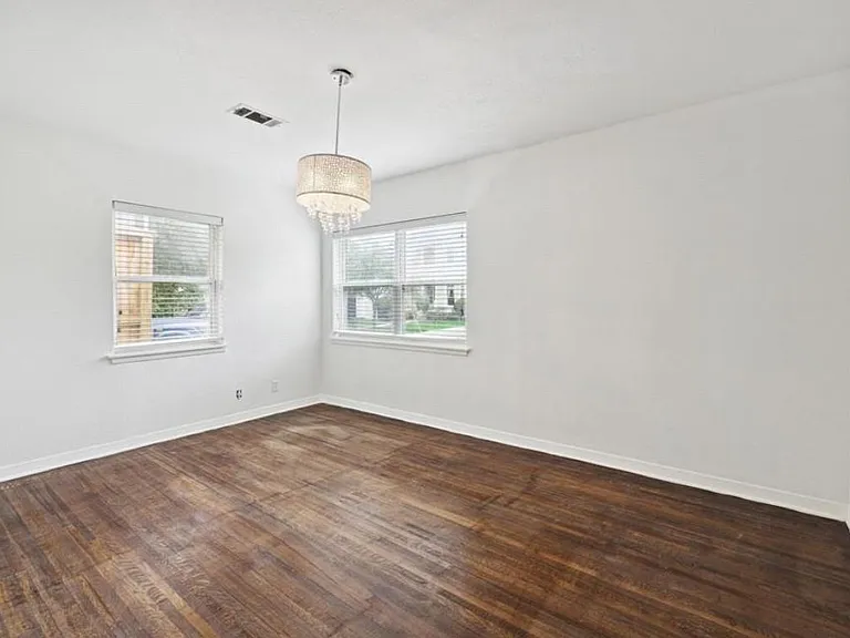3818 Childress St — Photo 8
