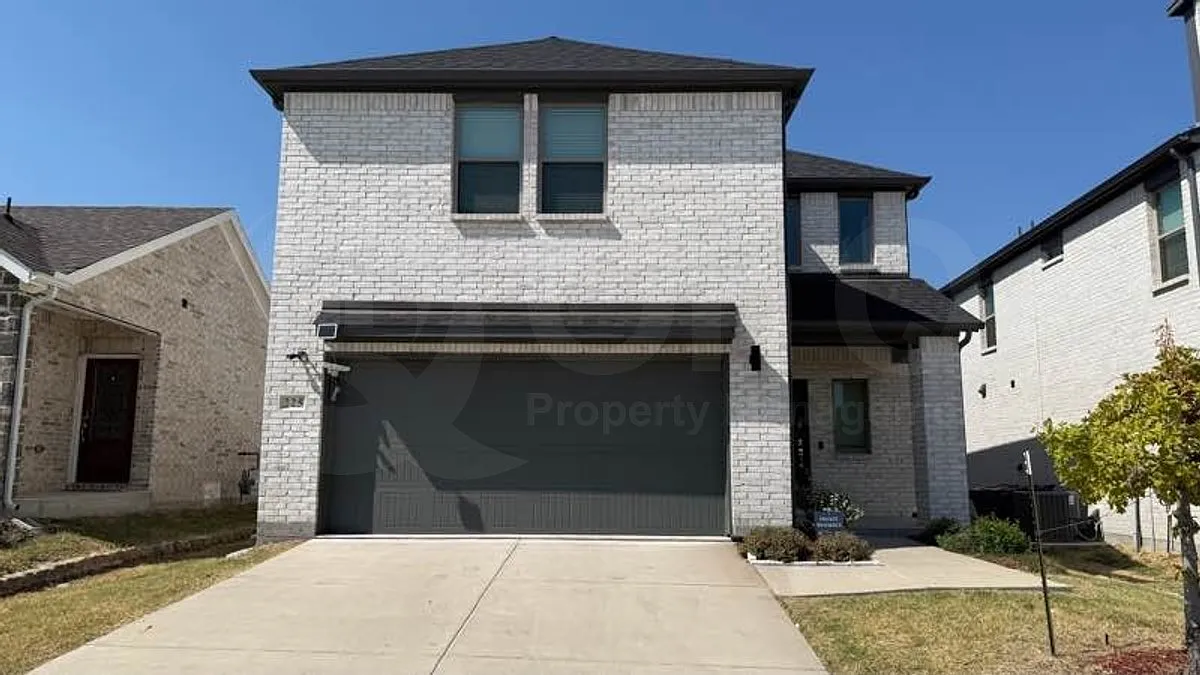 4 bed, 3.5 bath, 2547 sqft, $2,500 — Photo 1