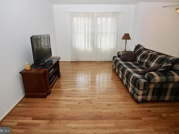 5th image of 2506 Symphony Ln