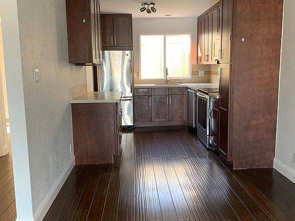 3rd image of 579 6th Ave APT 201