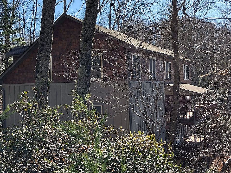 2nd image of 1215 Trays Island Rd