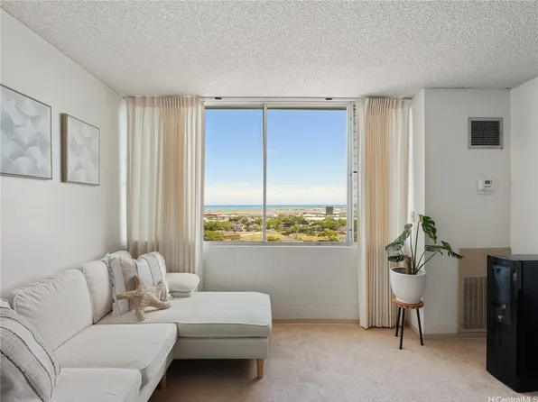 3045 Ala Napuaa Pl APT 1416, Honolulu, HI 96818