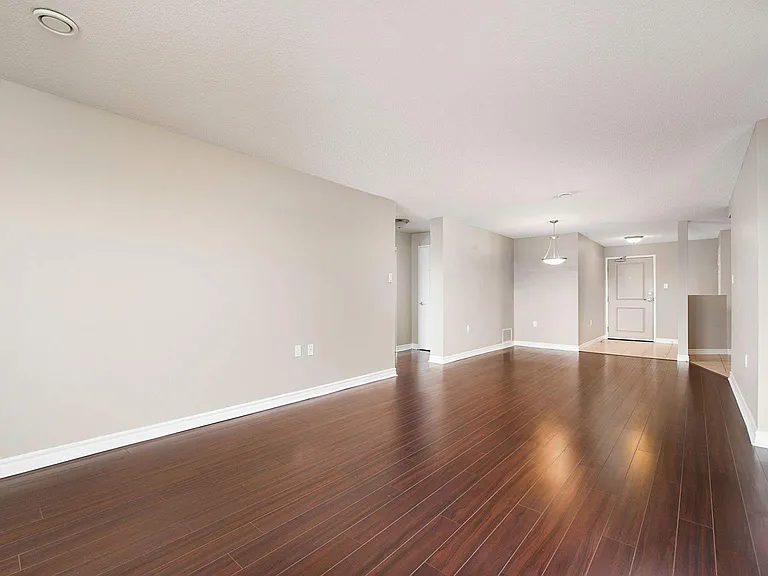 245 Lena Cres — Photo 6
