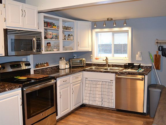 4th image of 8125 E Alki Ave