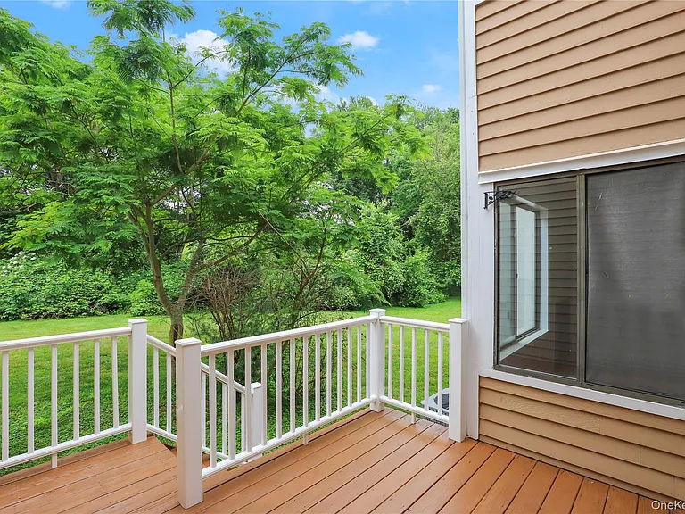 41 Rambling Brook Rd — Photo 14