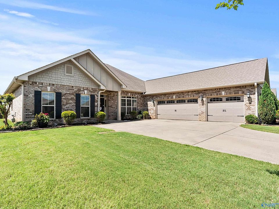 1st image of 211 Hilltop Ridge Dr