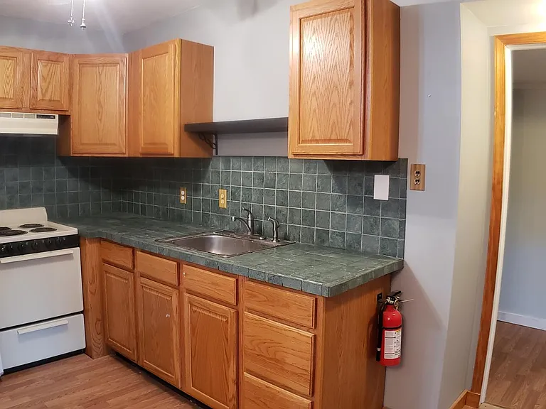 105 W Lakeview Rd #B — Photo 4
