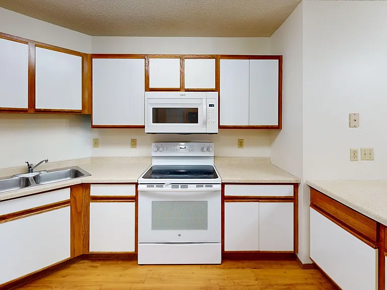 Archway Apartments — Photo 12