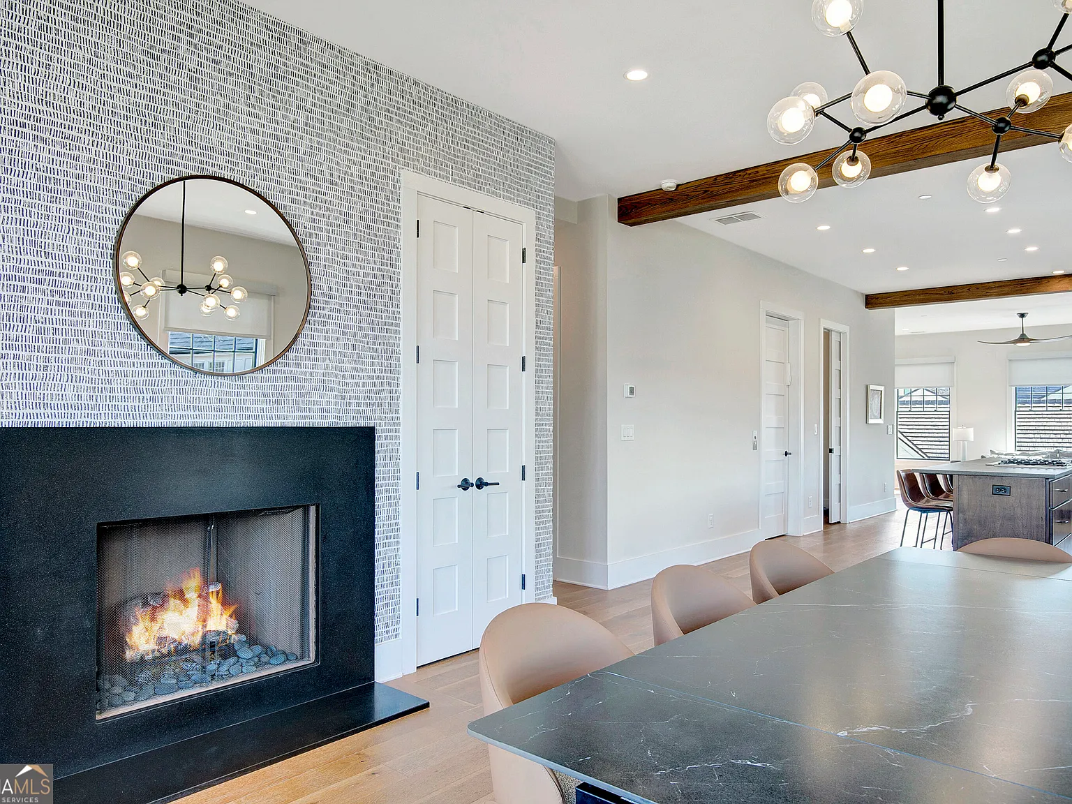 5 bed, 3.5 bath, 3042 sqft, $4,500 — Photo 3