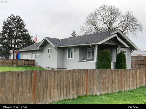 302 Yew St, Kelso, WA 98626