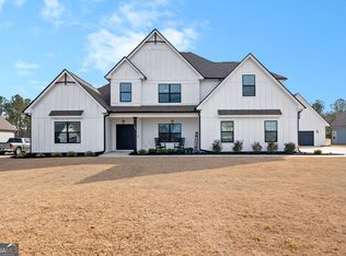 194 Bluff Mill Farms Dr, Senoia, GA 30276