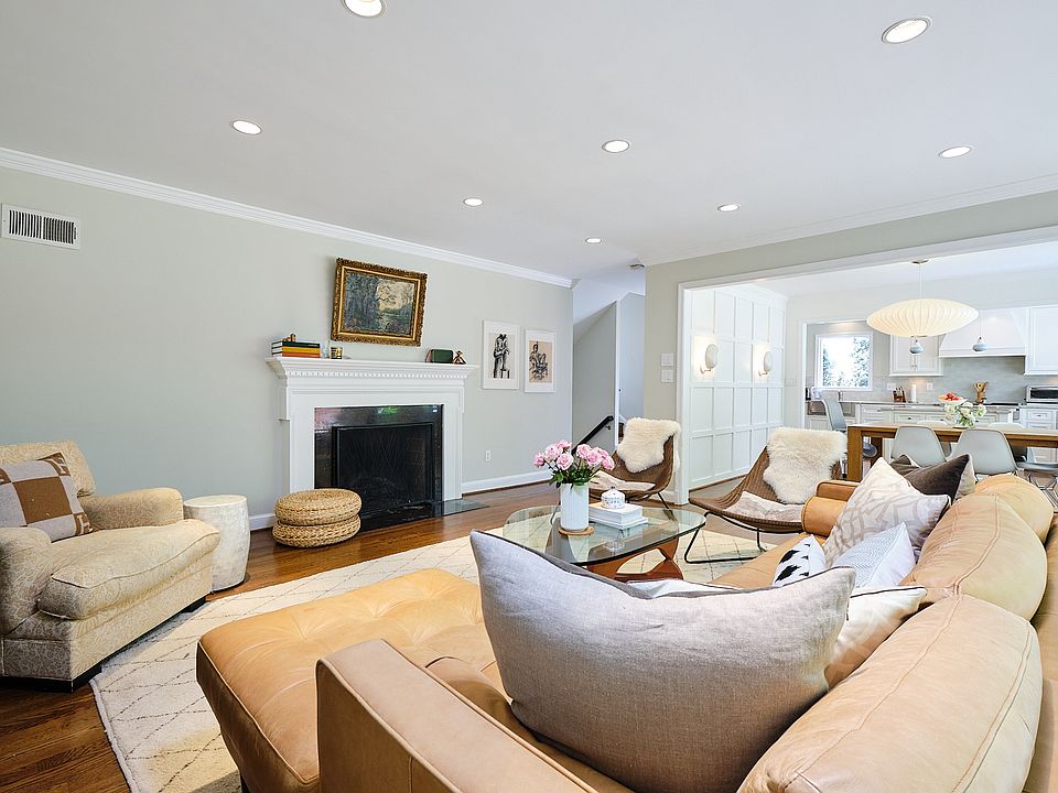 2347-49th-St-NW-21-05-14-31131_05172021