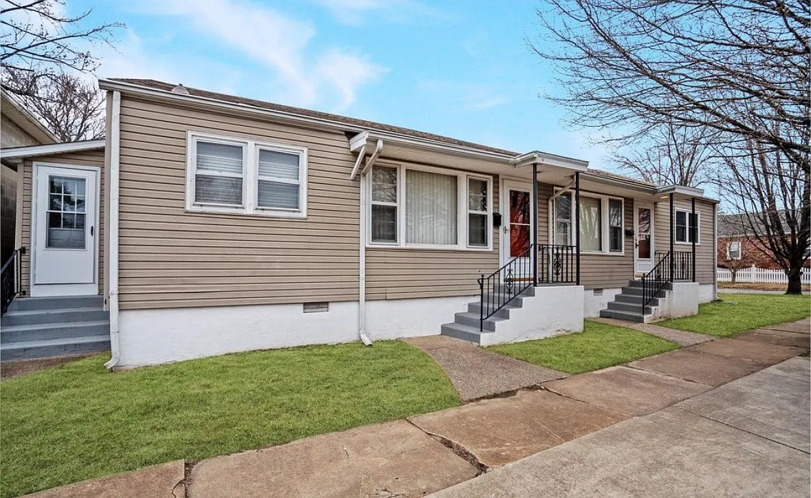 4 bed, 2000 sqft, $950 — Photo 1