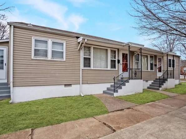301 N 12th St, Herrin, IL 62948