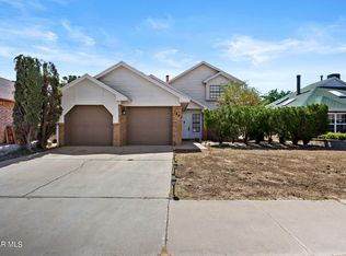 1831 Chris Scott Dr, El Paso, TX 79936