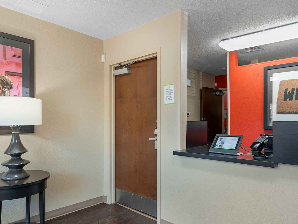 Lobby and Guest Check-in