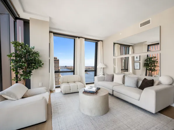 626 1st Avenue image 3 of 36