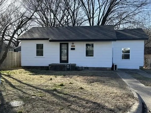 1611 Claremore Ave, Pawhuska, OK 74056