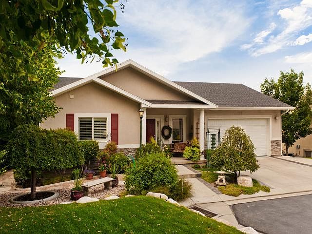 1st image of 995 E Mobina Ct