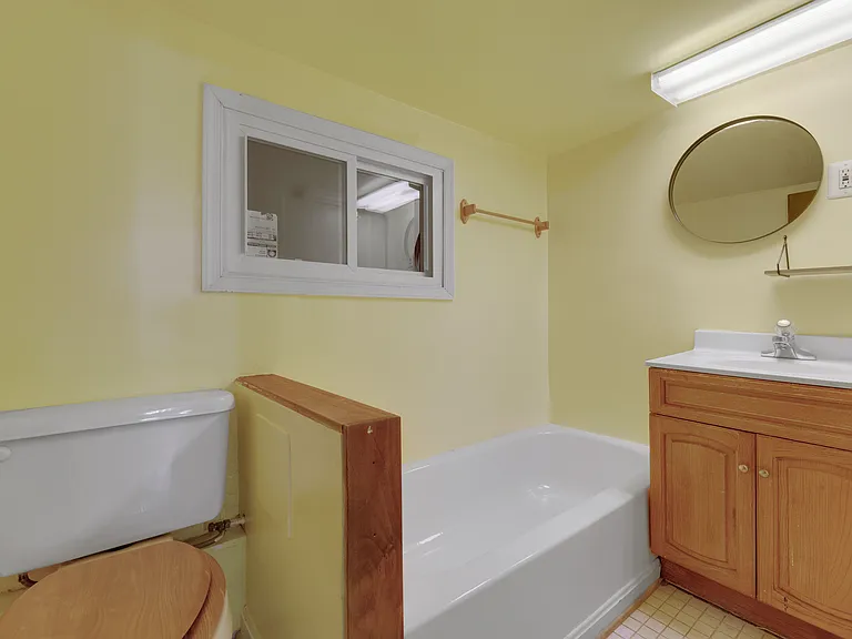 1409 Orren St NE — Photo 22