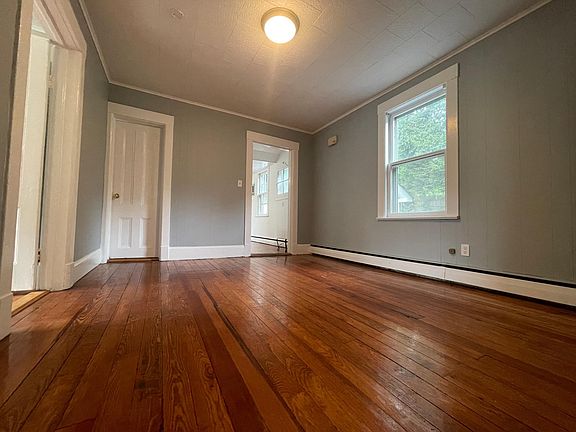 5th image of 145 Carley Ave #1A