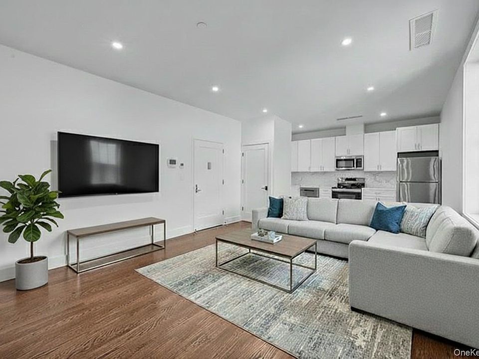 1st image of 291 Main St #3