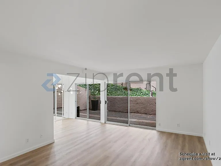 675 Sharon Park Dr #135 — Photo 5