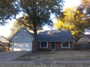 12215 E 38th Pl, Tulsa, OK 74146