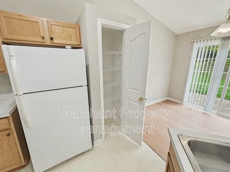 776 Waterbrook Ln — Photo 16