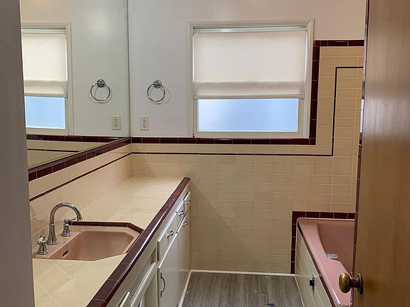2nd image of 15301 Woodruff Pl #15301