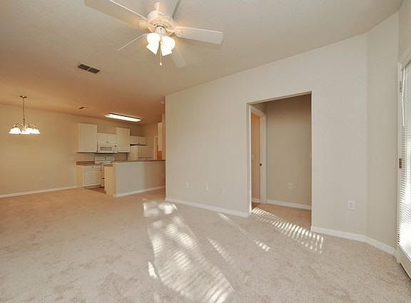5th image of 1008 Hemingway Cir #1003