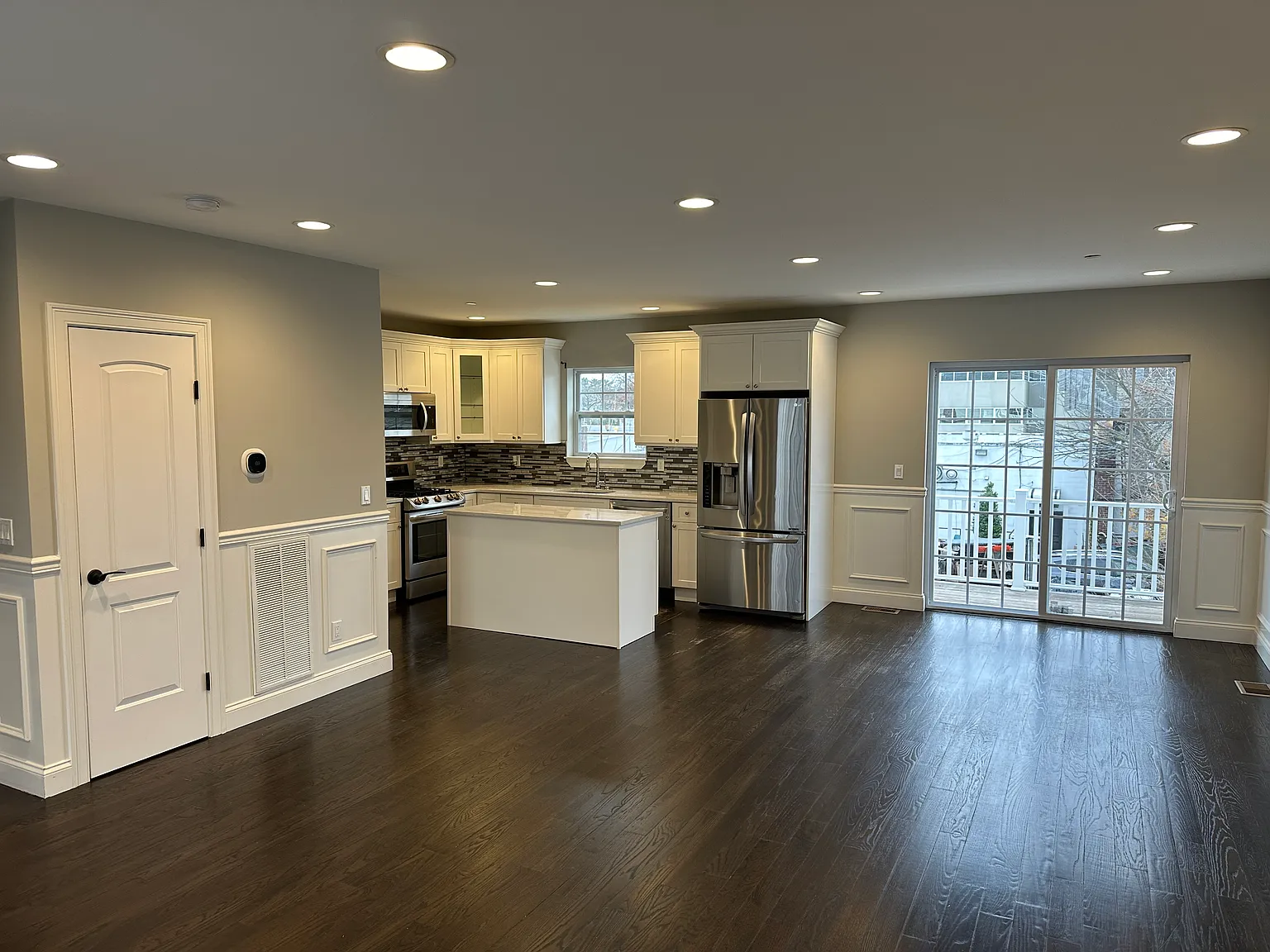 2 bed, 2.5 bath, 2184 sqft, $4,500 — Photo 2