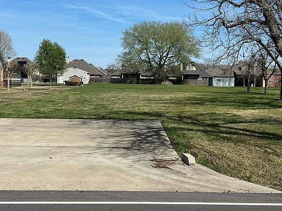4th image of 5020 Swan Lake Rd