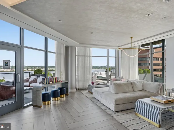 1201 N Royal St #206, Alexandria, VA 22314