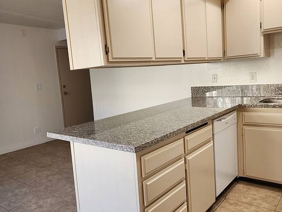 5th image of 3747 Kelton Ave