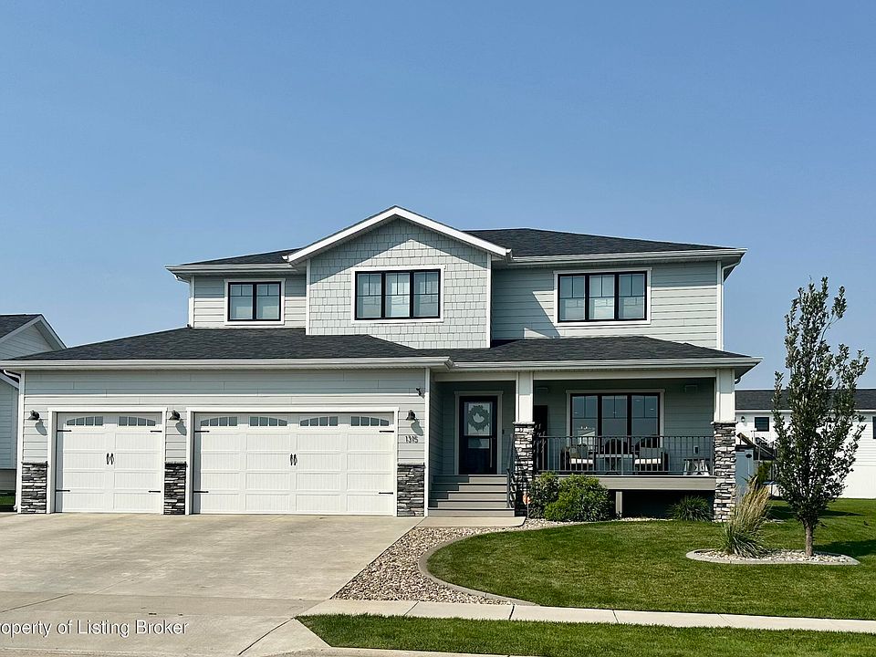 1st image of 1315 46th Ave W