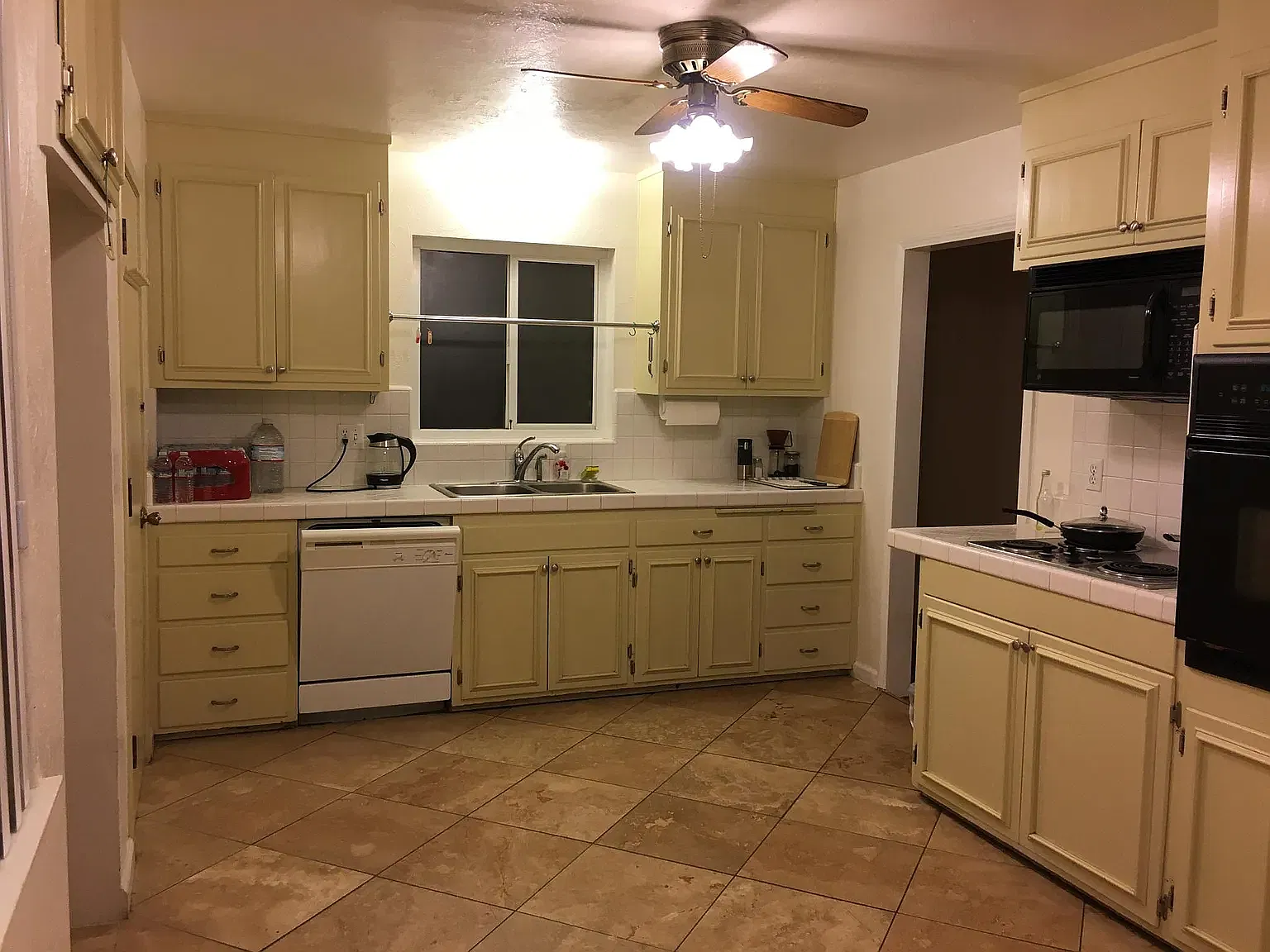 3 bed, 1740 sqft, $2,600 — Photo 4