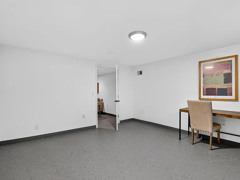 615 Loyola Dr — Photo 47