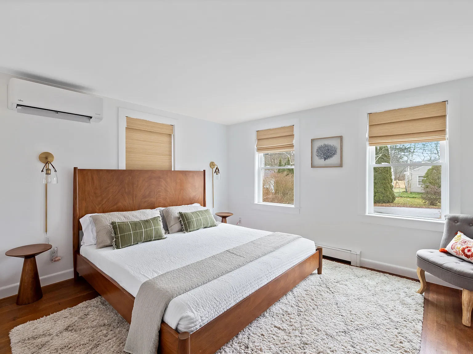 2 bed, 1092 sqft, $2,300 — Photo 2