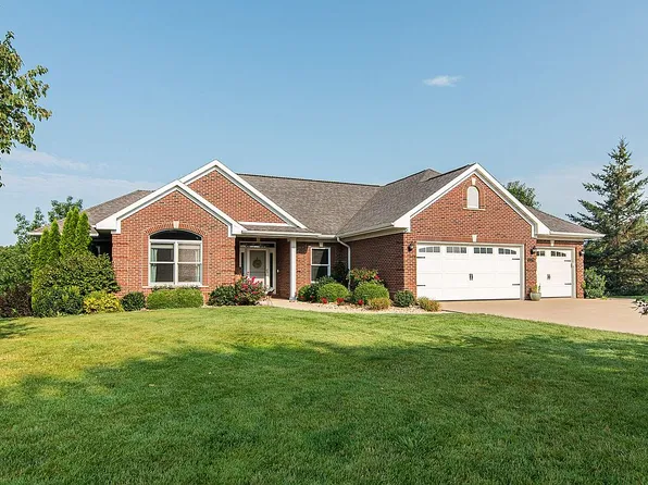 2249 Palmer Dr, Dubuque, IA 52002