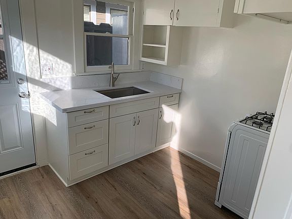 2nd image of 207 N Glassell St #8
