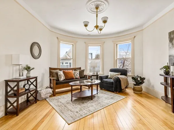 7 Manton Ter #2, Brookline, MA 02446